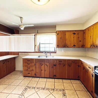 148 4th Ave, Crestview, FL 32539 - photo 5