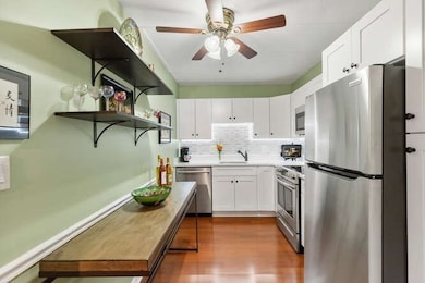 137 Franklin St unit 404, Stoneham, MA 02180 - photo 4