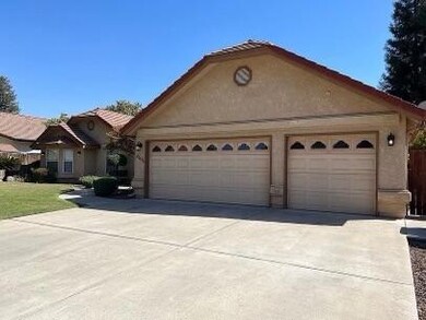 Three Car Garage