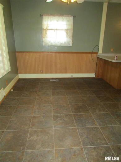 611 E 13th St, Davenport, IA 52803 - photo 3