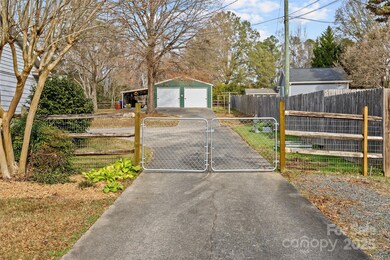 1419 Marlwood Cir, Charlotte, NC 28227 - photo 6