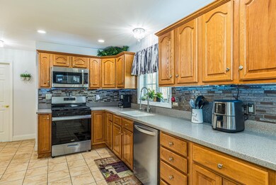 36 Pineo Farms Rd, Seabrook, NH 03874 - photo 5