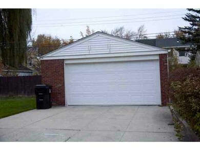 Parking Lot/Garage