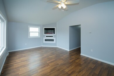 890 Riverview-104