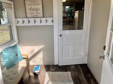 315 Summit St, Center Point, IA 52213 - photo 5