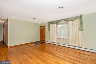 606 Blankner Rd, Sykesville, MD 21784 - photo 6