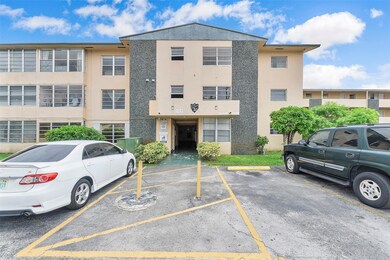 110 Royal Palm Rd unit 211, Hialeah, FL 33016 - photo 2