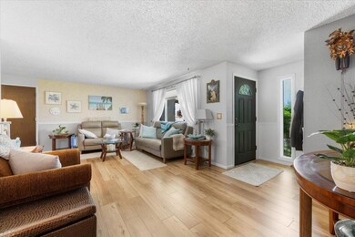 661 Prairie Ct, Central Point, OR 97502 - photo 5