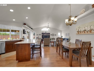 2458 Otto St, Springfield, OR 97477 - photo 6