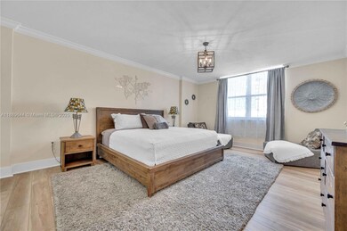 Carriage Club South unit 16F, Miami Beach, FL 33140 - photo 4