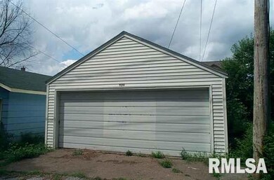 1120 College Ave, Davenport, IA 52803 - photo 4