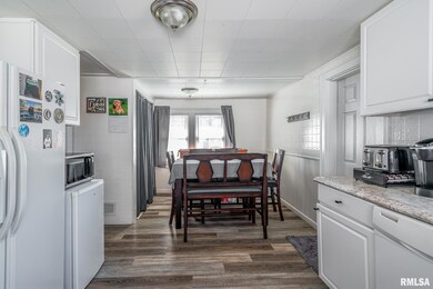 2317 46th St, Moline, IL 61265 - photo 7