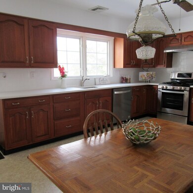 1721 Sherwood Cir, Villanova, PA 19085 - photo 7