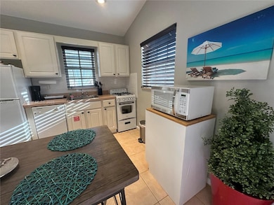 417 32nd St unit 4, West Palm Beach, FL 33407 - photo 5