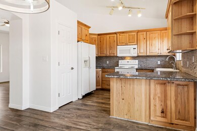 06 - Kitchen