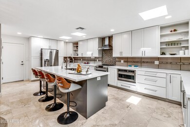 7721 N Via De Fonda