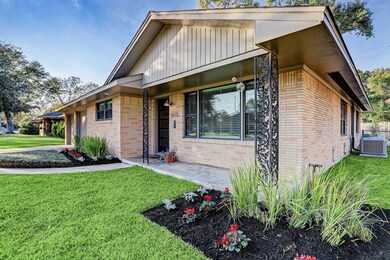 1615 Haverhill Dr, Houston, TX 77008 - photo 3