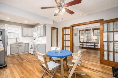 Open floorplan living/dining/kitchen