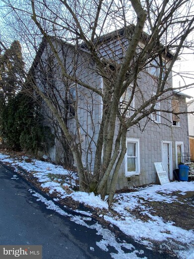 1439 Mount Laurel Rd, Temple, PA 19560 - photo 4