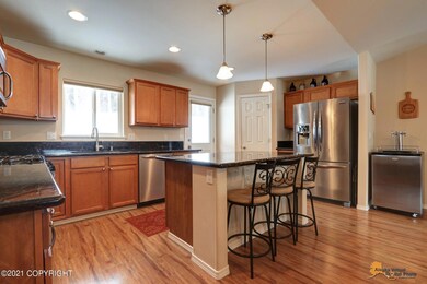 Kitchen w/Breakfast Bar