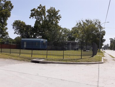 7009 Emma Lou St, Houston, TX 77088 - photo 3