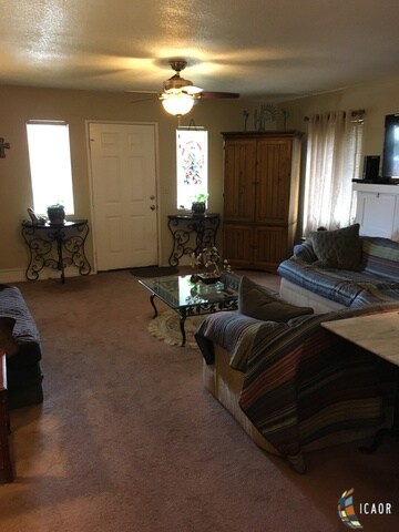 Living Room / Entrance