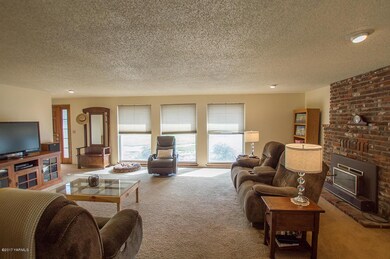 Floor to Ceiling Windows