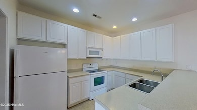 1668 Honeybee Ln, Wilmington, NC 28412 - photo 6