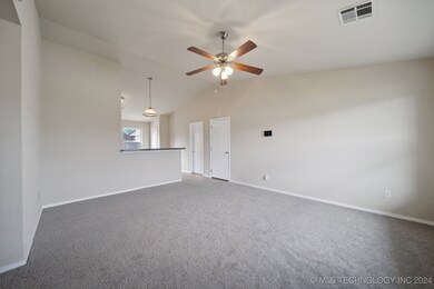 200 W Fairlane Place, Sapulpa, OK 74066 - photo 7