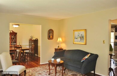 6713 Stoneybrooke Ln, Alexandria, VA 22306 - photo 2