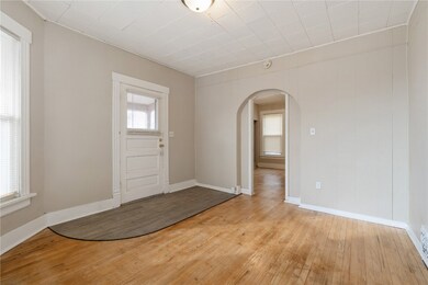 210 7th Ave SW, Cedar Rapids, IA 52404 - photo 4