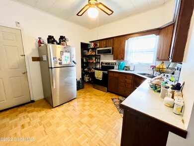 2029-2031 Campbell Ave - 2nd fl Kitchen