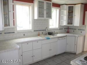 122 S Maple Aly, Lehighton, PA 18235 - photo 3