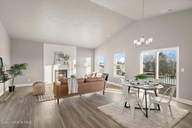 08-8302 N Oak Court-008