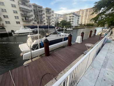 3915 NE 168th St unit 3915, North Miami Beach, FL 33160 - photo 2