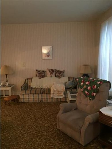 334 Walnut St, Pottstown, PA 19464 - photo 2