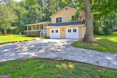 3681 Chestnut Lake Ct, Jonesboro, GA 30236 - photo 2