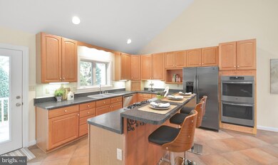 3795 Maplecrest Dr, Knoxville, MD 21758 - photo 5