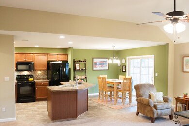 11714 Taylor Rae Dr, Louisville, KY 40229 - photo 5