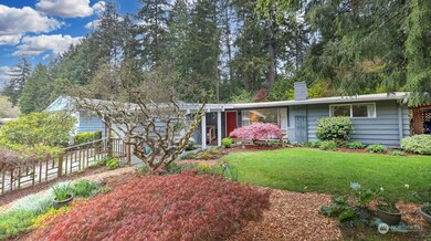 Welcome to this charming & cozy move-in ready rambler in the desirable Richmond Highlands community!