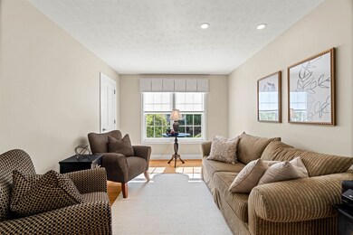 5 Spyglass Point Cir, Bedford, NH 03110 - photo 4