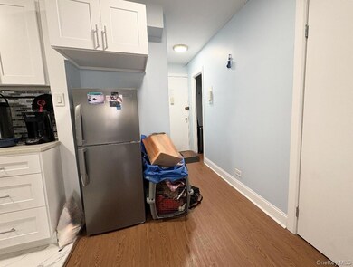 61-15 97th St unit 15P, Rego Park, NY 11374 - photo 7