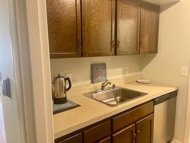 840 Malabu Dr unit 110, Lexington, KY 40502 - photo 4