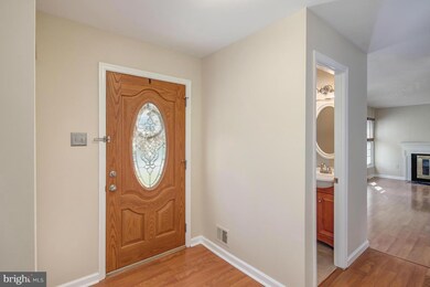 2308 Ballycairne Ct, Reston, VA 20191 - photo 2