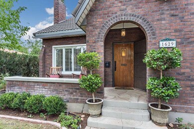 1629 W Lewis-2
