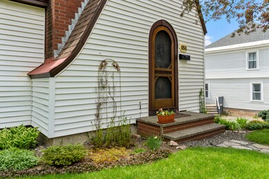 151 Lawrence St_106