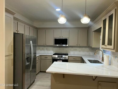 921 Bayridge Dr, Jackson, MS 39211 - photo 7