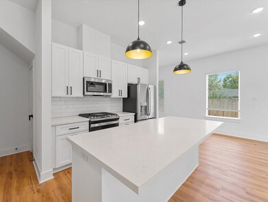 4823 Broom St, Houston, TX 77091 - photo 6