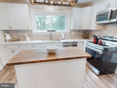 157 Long St, Spring Mills, PA 16875 - photo 6