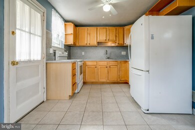 536 Primos Ave, Folcroft, PA 19032 - photo 4